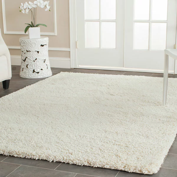 Ivory California Shag rug in room