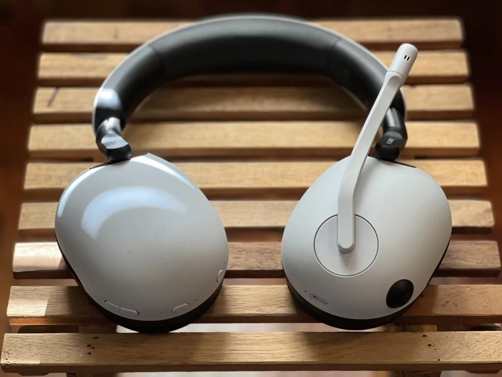 Inzone H7 on a small table, laid out flat with the mic up